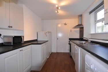 5 bed house, Mount Street, North Hill, Plymouth, PL48NZ - Image 3